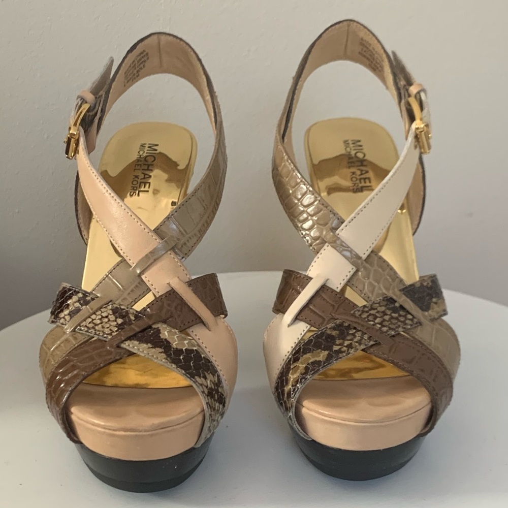 EUC ✨ Michael Kors Niki cross strap sandal - Picture 2 of 11